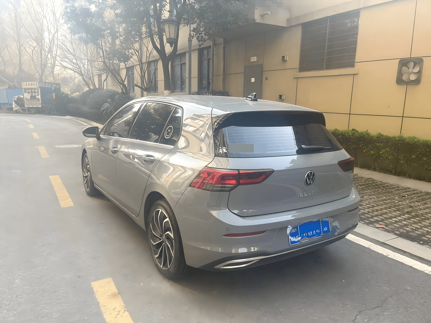 Volkswagen Golf 2023 3