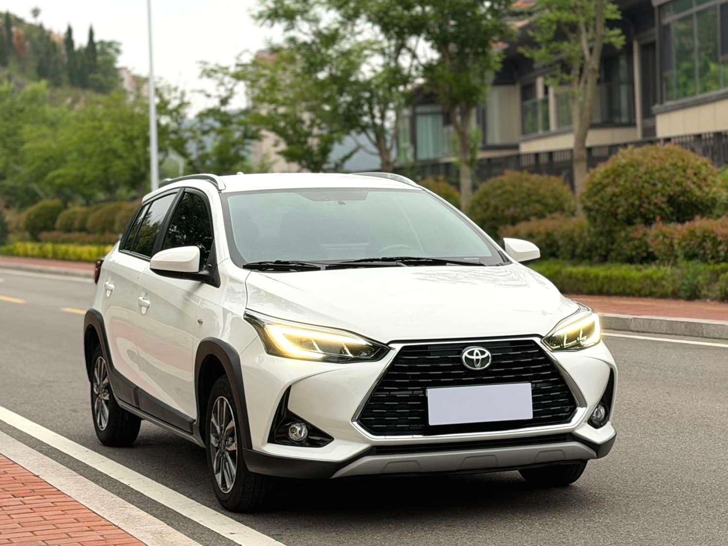 Toyota Yaris 5