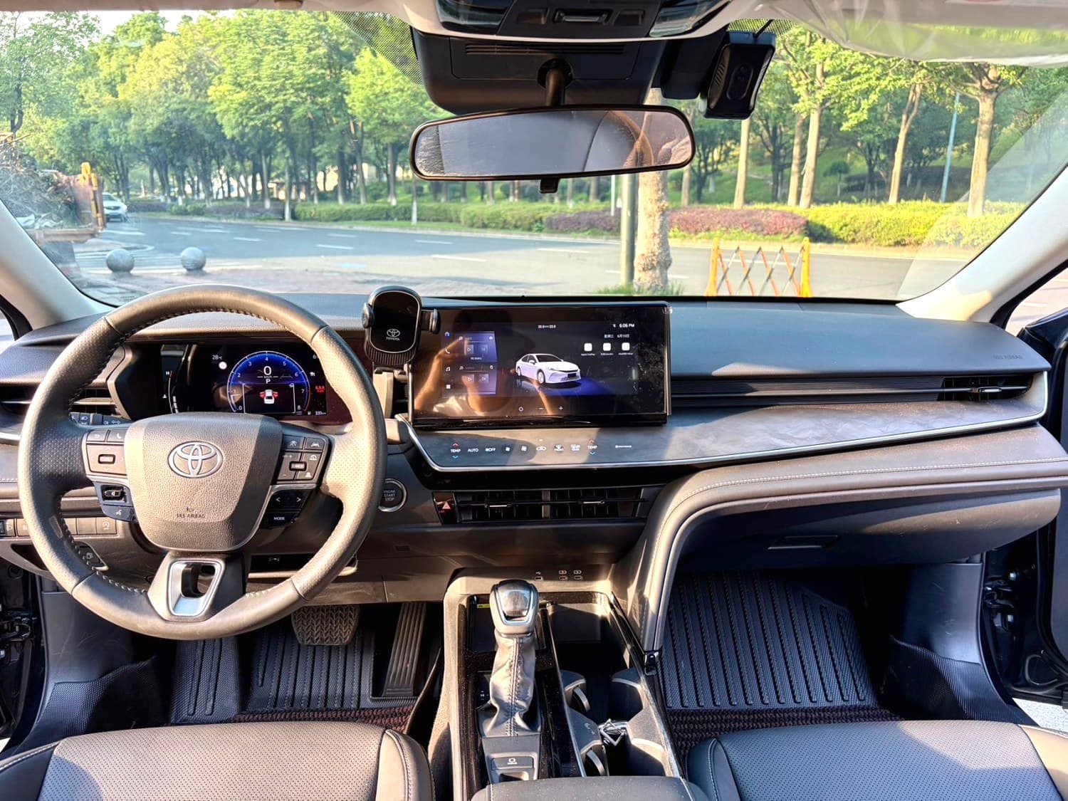Toyota Camry 2024 9