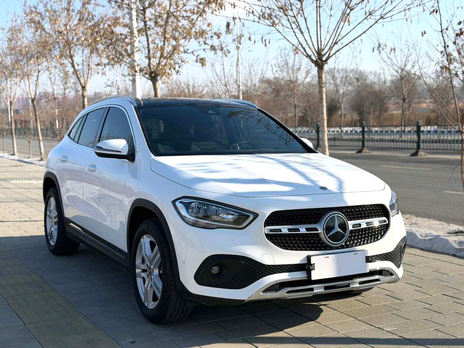 Mercedes-Benz GLA 180 4