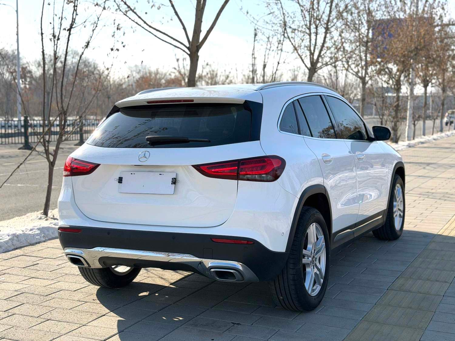 Mercedes-Benz GLA 180 8