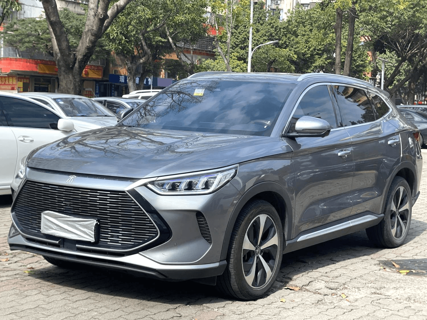 BYD Song Plus DM-i  4